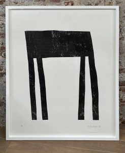Klaas Gubbels z.t., 'Tafel in zwart', 2024, Houtdruk, 120x97cm, Galerie InDruk
