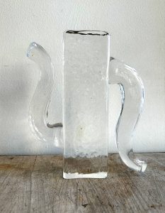 Klaas Gubbels, z.t., 2024, Glasobject, 24x20x4cm, Galerie InDruk